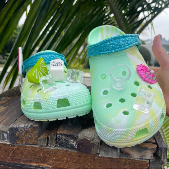 Crocs Unisex-Adult Classic Margaritaville Clog - Picture 12 of 15